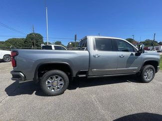New 2026 Chevrolet Silverado 2500 High Country w/ Technology Package AWD/4WD video 2