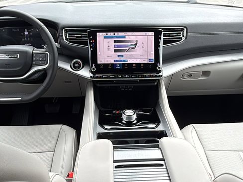 New 2026 Jeep Grand Wagoneer L 2WD image 18