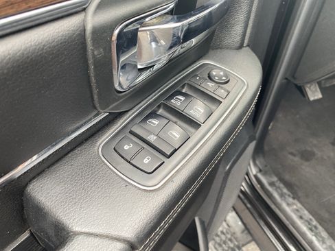 Used 2018 RAM 2500 Laramie w/ Convenience Group image 8