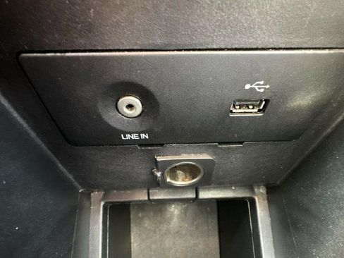 Used 2013 Ford Edge SE image 28