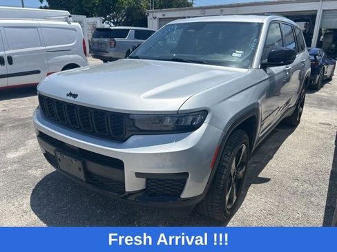 Used 2023 Jeep Grand Cherokee L Laredo RWD image 1