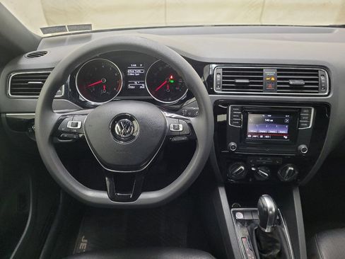 Used 2018 Volkswagen Jetta Sport FWD image 22