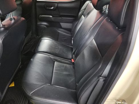 Certified 2020 Toyota Tacoma Limited image 11
