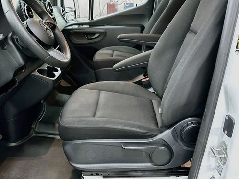 Used 2025 Mercedes-Benz Sprinter 2500 image 20