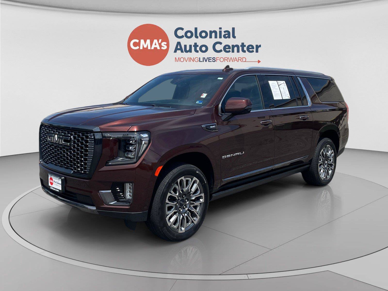 Used 2023 GMC Yukon XL Denali Ultimate AWD/4WD image 1