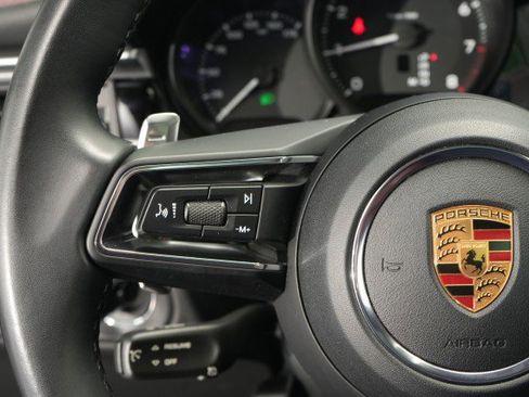 Used 2022 Porsche Macan AWD/4WD image 30
