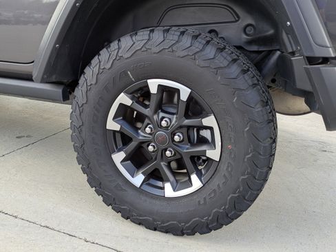 Used 2025 Jeep Wrangler Unlimited Rubicon image 7