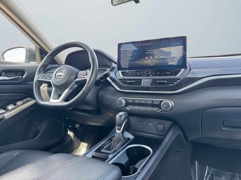 Used 2023 Nissan Altima 2.5 SR w/ SR Premium Package image 14