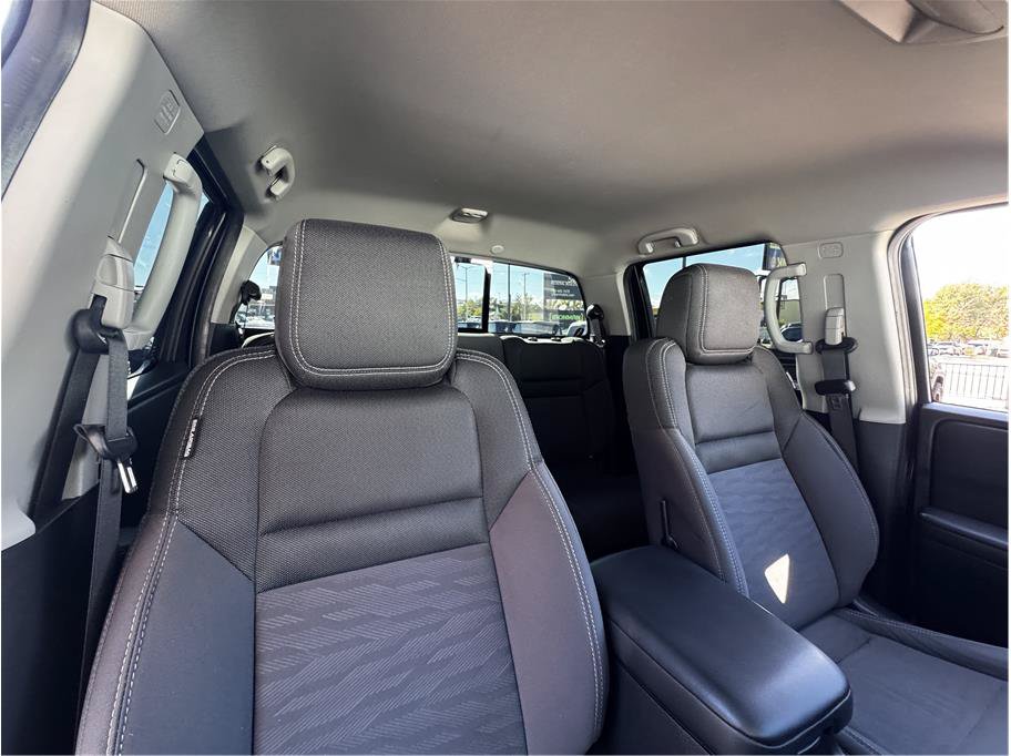 Used 2023 Nissan Frontier SV w/ SV Convenience Package AWD/4WD image 15