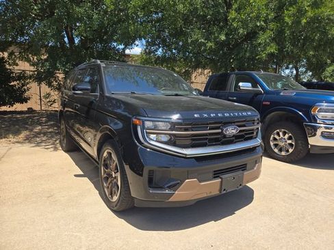 Used 2025 Ford Expedition King Ranch AWD/4WD image 3