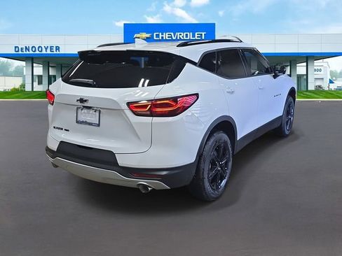 New 2026 Chevrolet Blazer LT image 6
