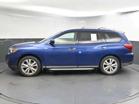 Used 2018 Nissan Pathfinder SL w/ SL Premium Package image 5