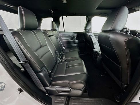 Certified 2022 Honda Passport TrailSport image 7