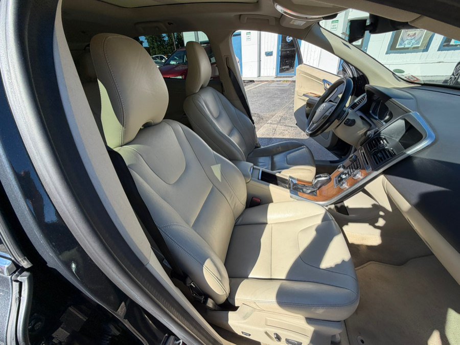 Used 2015 Volvo XC60 T6 AWD/4WD image 18