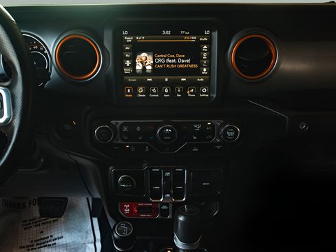 Used 2023 Jeep Gladiator Mojave w/ Cold Weather Group image 44