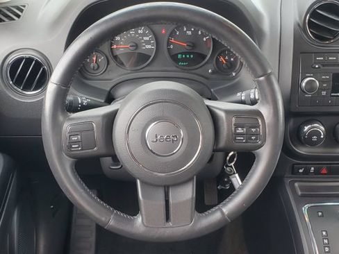 Used 2013 Jeep Compass Latitude FWD image 23