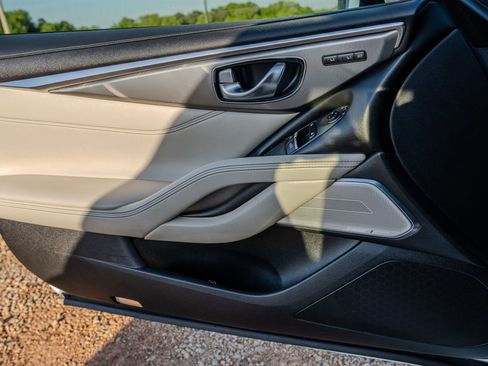 Used 2017 INFINITI Q60 3.0t w/ Premium Plus Package 3.0T image 25