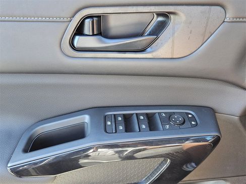 New 2025 Nissan Pathfinder SV w/ SV Premium Package image 32