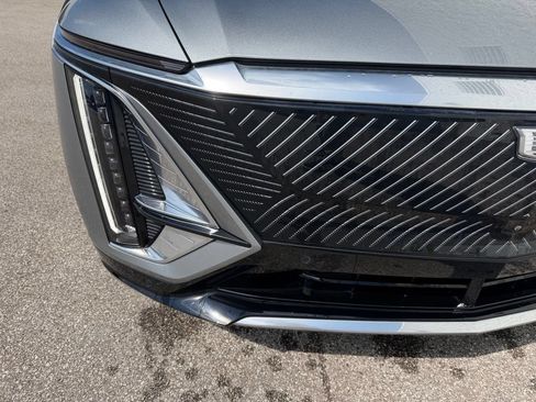 Used 2024 Cadillac Lyriq Luxury w/ LPO, Floor Liner Package AWD/4WD image 2