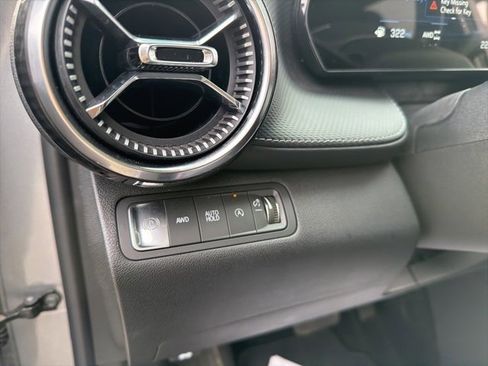 Used 2025 Chevrolet Equinox LT image 43