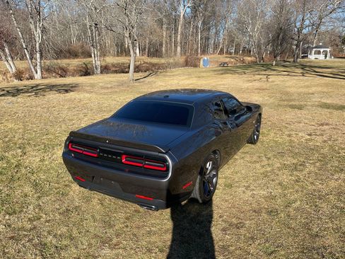 Used 2019 Dodge Challenger R/T image 39