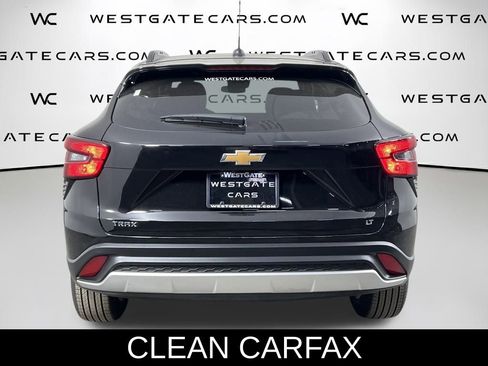 Used 2025 Chevrolet Trax LT w/ LT Convenience Package image 4