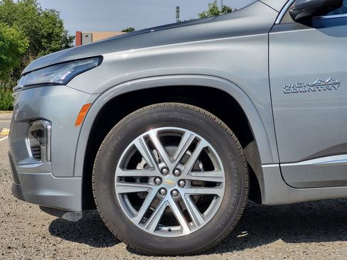 Used 2023 Chevrolet Traverse High Country image 9