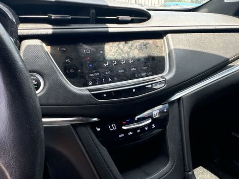Used 2021 Cadillac XT5 Premium Luxury FWD image 14