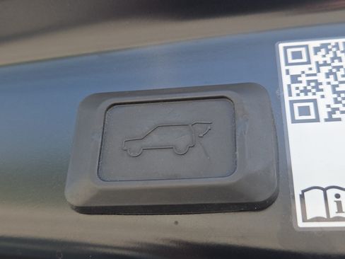 Used 2021 Toyota RAV4 Limited AWD/4WD image 23