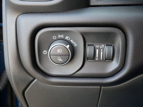 Used 2023 RAM 2500 Laramie AWD/4WD image 26