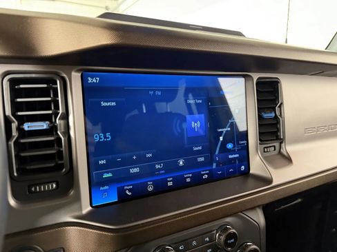 Used 2021 Ford Bronco Outer Banks AWD/4WD image 18