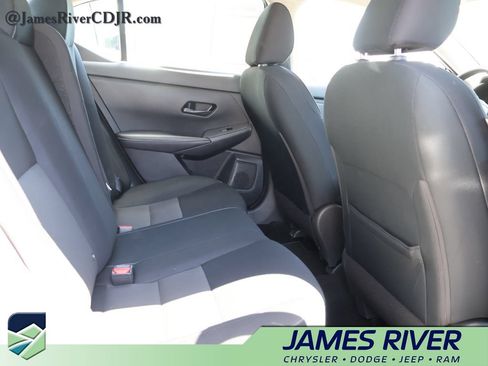 Used 2024 Nissan Sentra SV FWD image 12