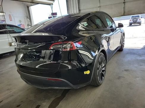 Used 2022 Tesla Model Y Performance AWD/4WD image 2