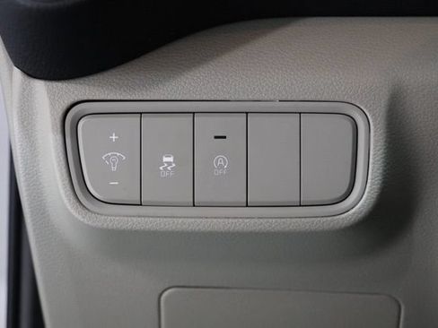 Used 2025 Kia Soul LX w/ LX Technology Package FWD image 20