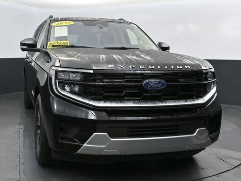 Used 2025 Ford Expedition Max Platinum AWD/4WD image 8