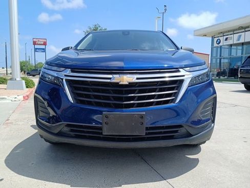 Used 2022 Chevrolet Equinox LS w/ LS Convenience Package image 2