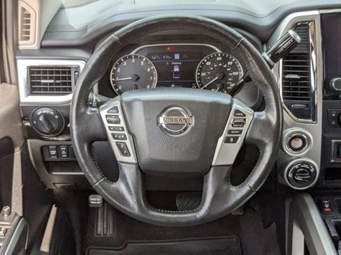 Used 2021 Nissan Titan SV w/ SV Convenience Package image 15