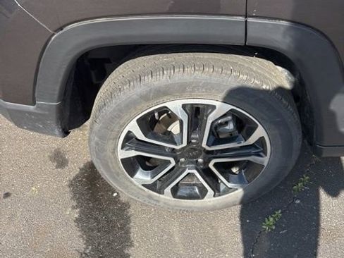 Used 2022 Jeep Compass Limited image 27