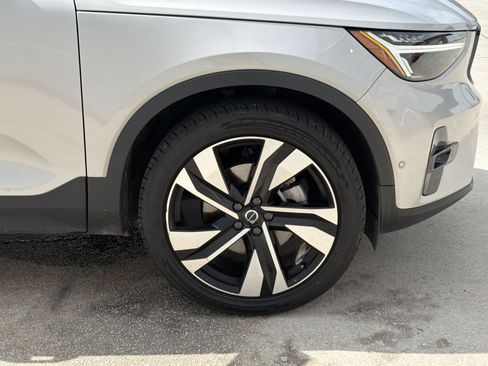 Used 2023 Volvo XC40 B4 Plus w/ Protection Package Premier FWD image 11
