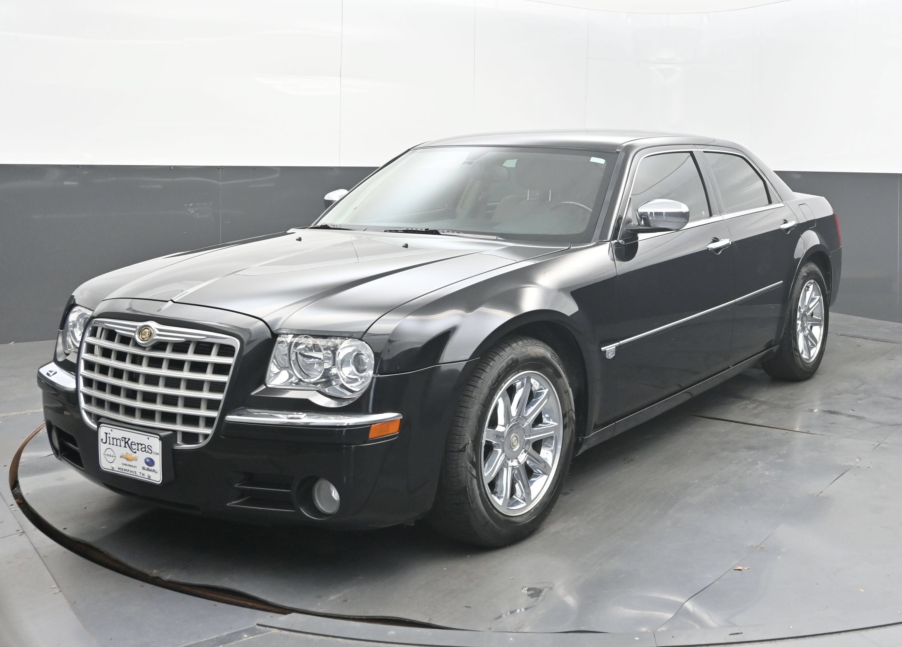 Used 2005 Chrysler 300 C w/ Navigation & Sound Group II RWD image 4
