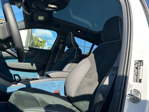 Used 2023 Volvo C40 P8 Recharge Plus image 18