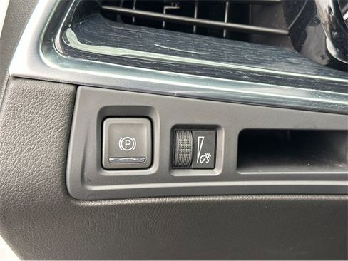 Certified 2024 Cadillac XT5 Premium Luxury image 24