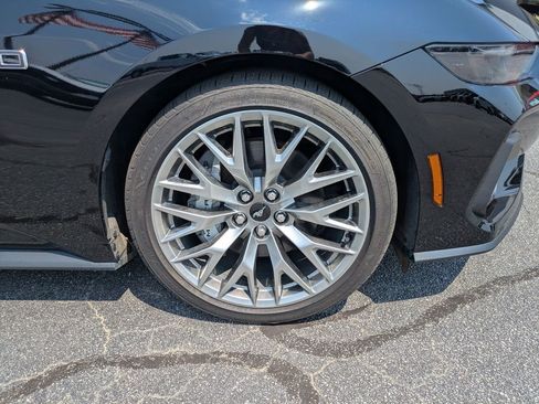 Used 2025 Ford Mustang GT Premium RWD image 11