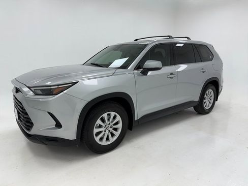 Used 2024 Toyota Grand Highlander XLE image 5