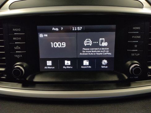 Used 2020 Kia Sorento LX FWD image 25