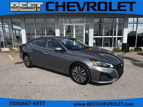 Used 2023 Nissan Altima 2.5 SV image 1