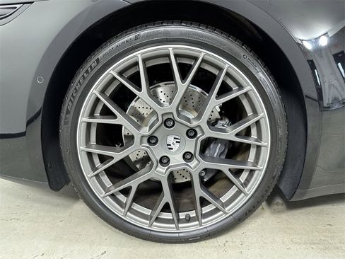Certified 2025 Porsche 911 Carrera image 16