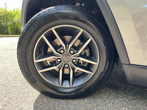 Used 2019 Jeep Grand Cherokee Limited AWD/4WD image 51
