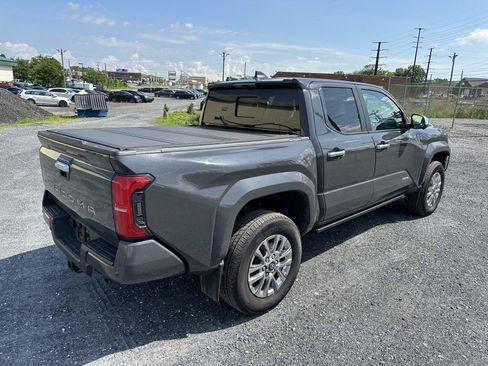 Used 2024 Toyota Tacoma Limited w/ Limited Package (LT) AWD/4WD image 8