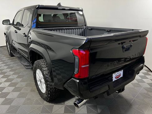 Used 2025 Toyota Tacoma SR5 AWD/4WD image 7